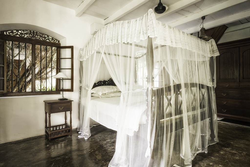 Master bedroom of Doctor House in Nisala Arana